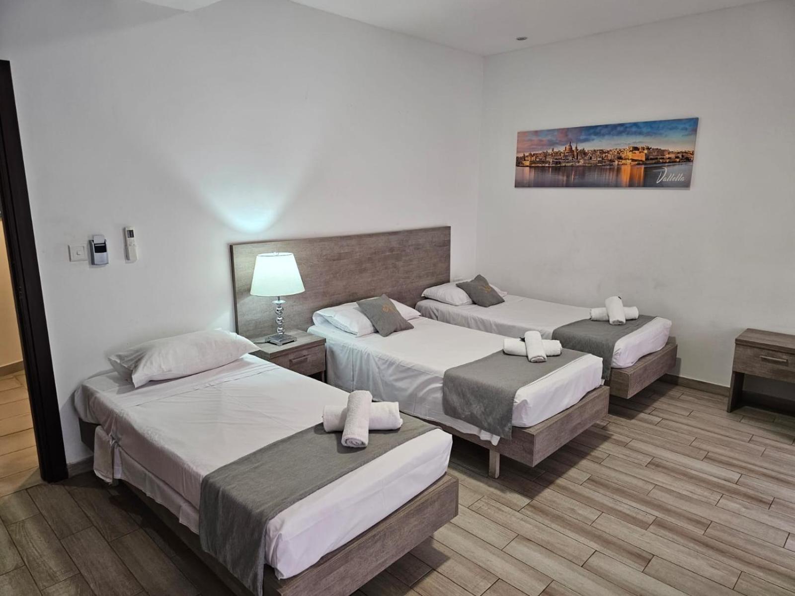 Napoli Suites Studios Aparthotel San Ġiljan Exterior foto