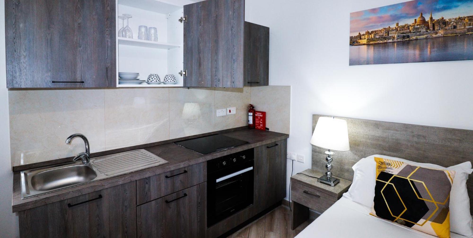 Napoli Suites Studios Aparthotel San Ġiljan Exterior foto