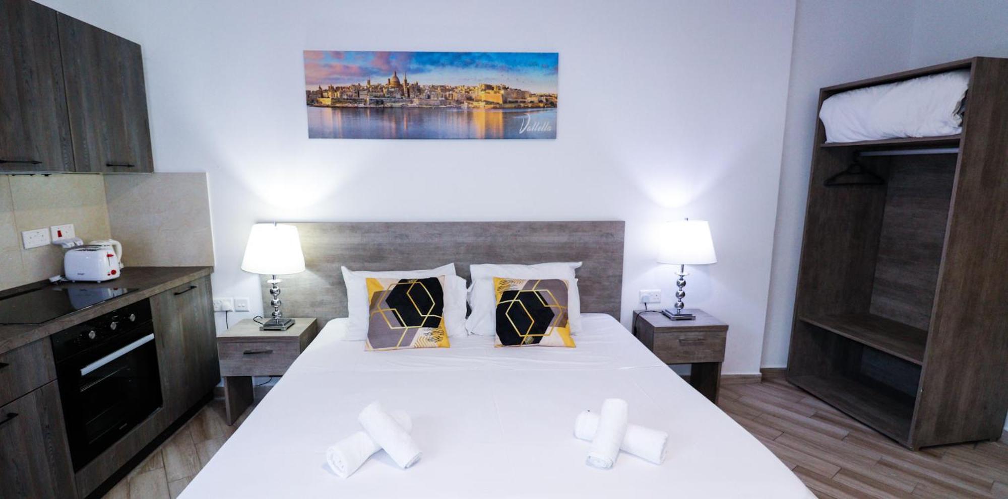 Napoli Suites Studios Aparthotel San Ġiljan Exterior foto