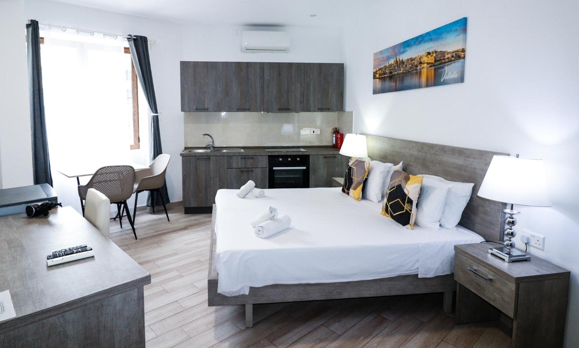 Napoli Suites Studios Aparthotel San Ġiljan Exterior foto