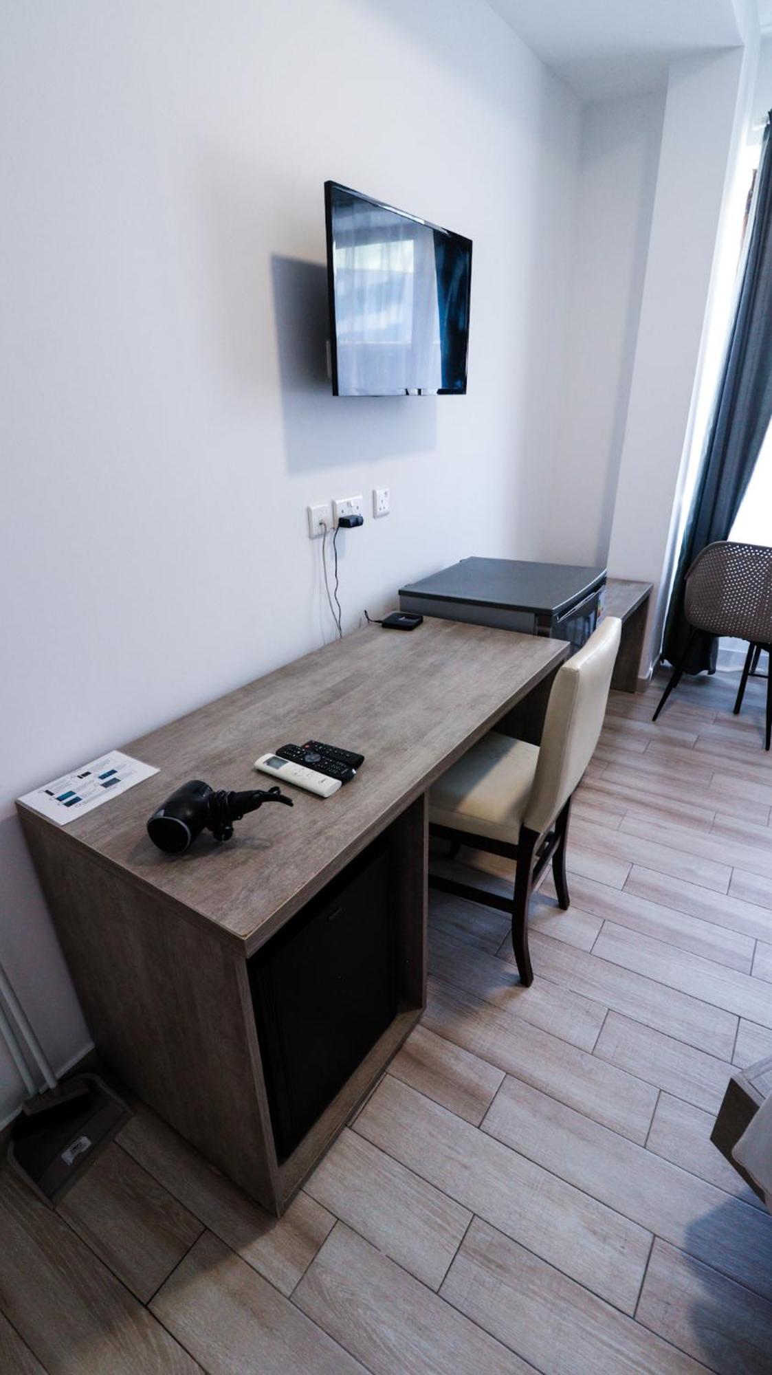 Napoli Suites Studios Aparthotel San Ġiljan Exterior foto