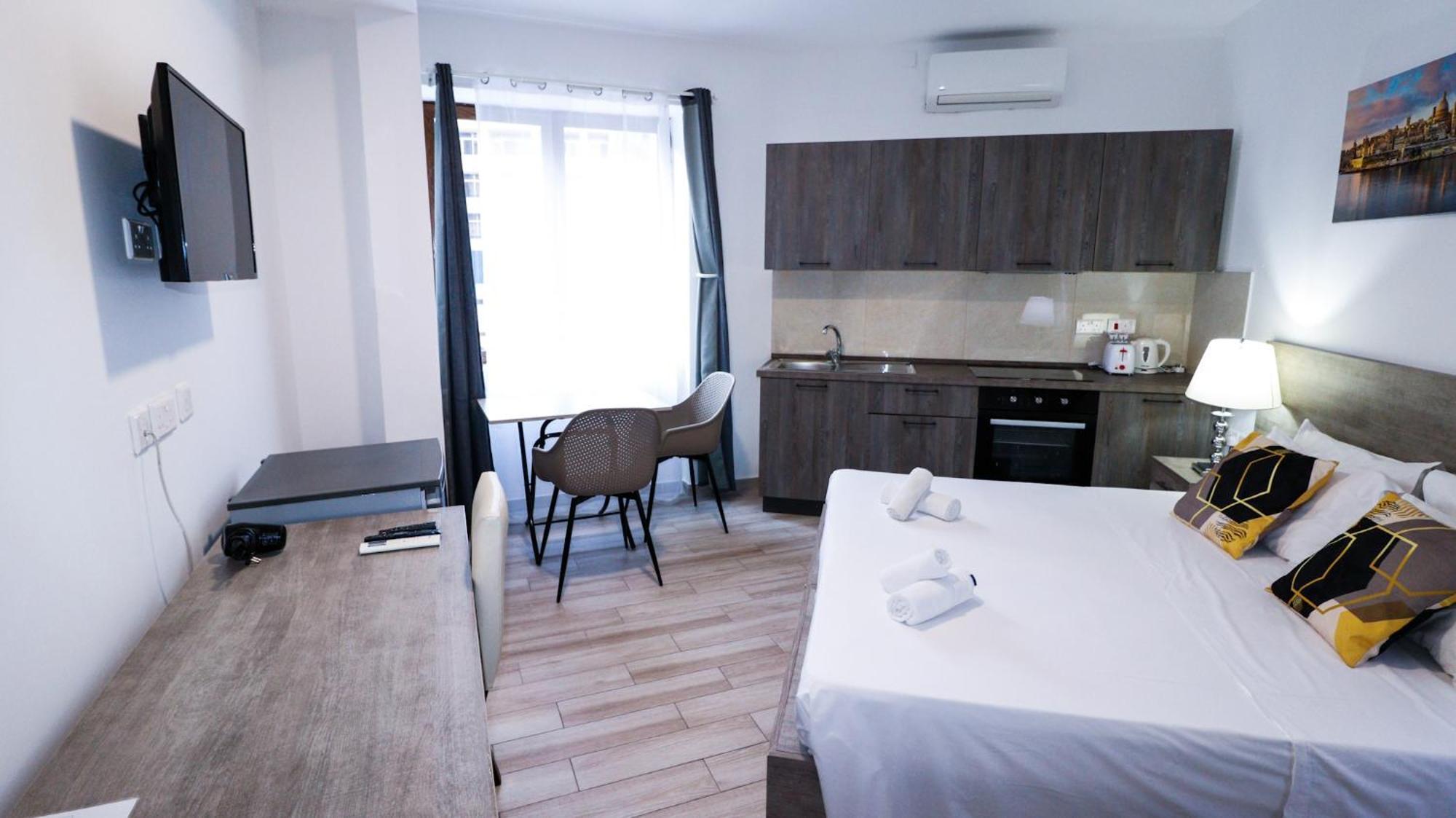Napoli Suites Studios Aparthotel San Ġiljan Exterior foto