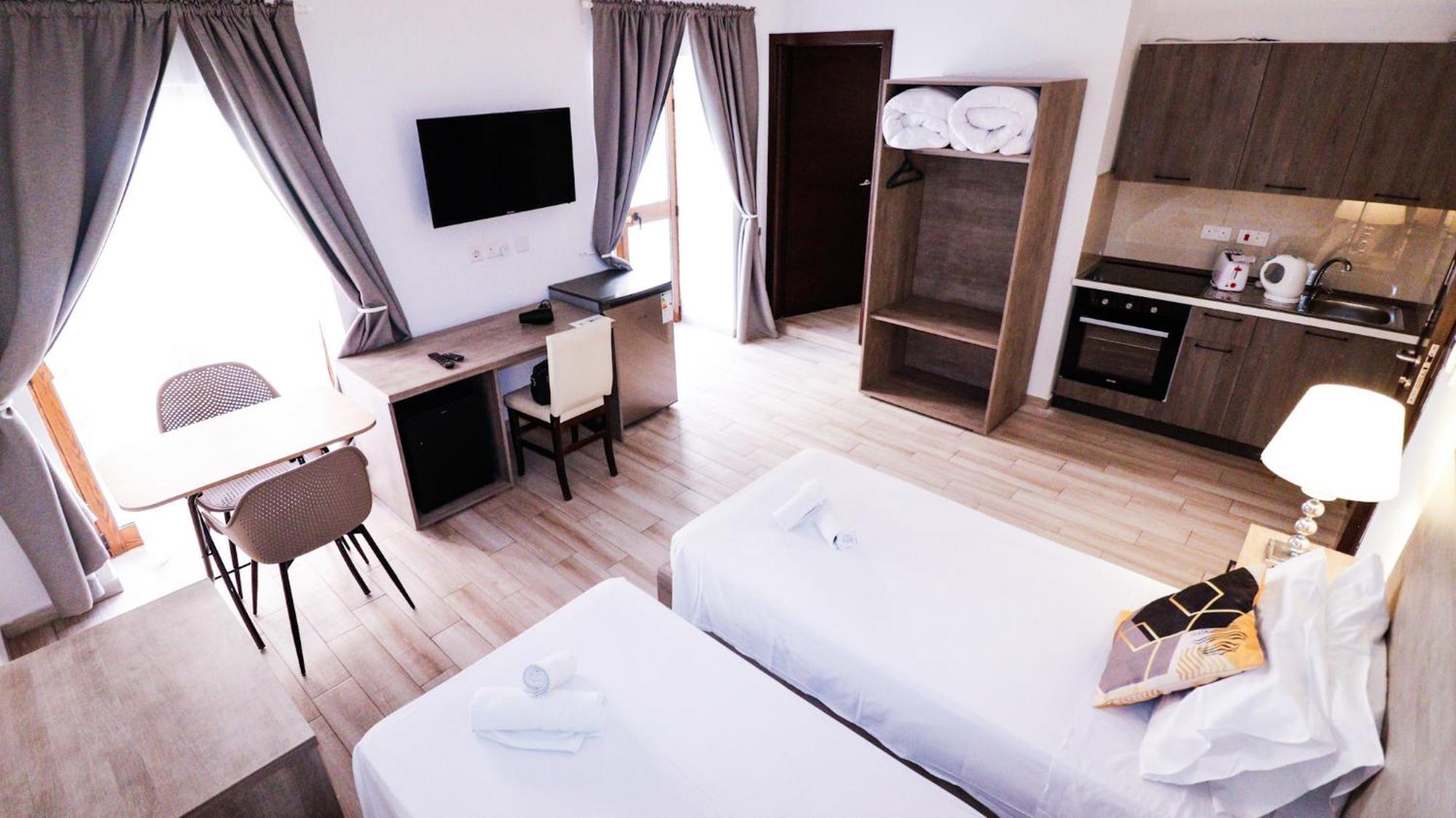 Napoli Suites Studios Aparthotel San Ġiljan Exterior foto