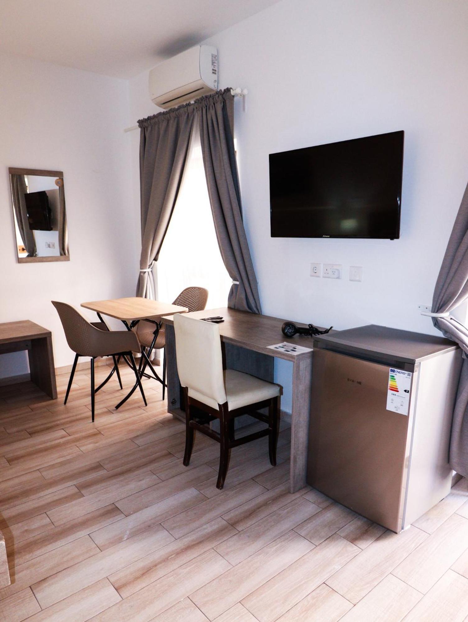 Napoli Suites Studios Aparthotel San Ġiljan Exterior foto