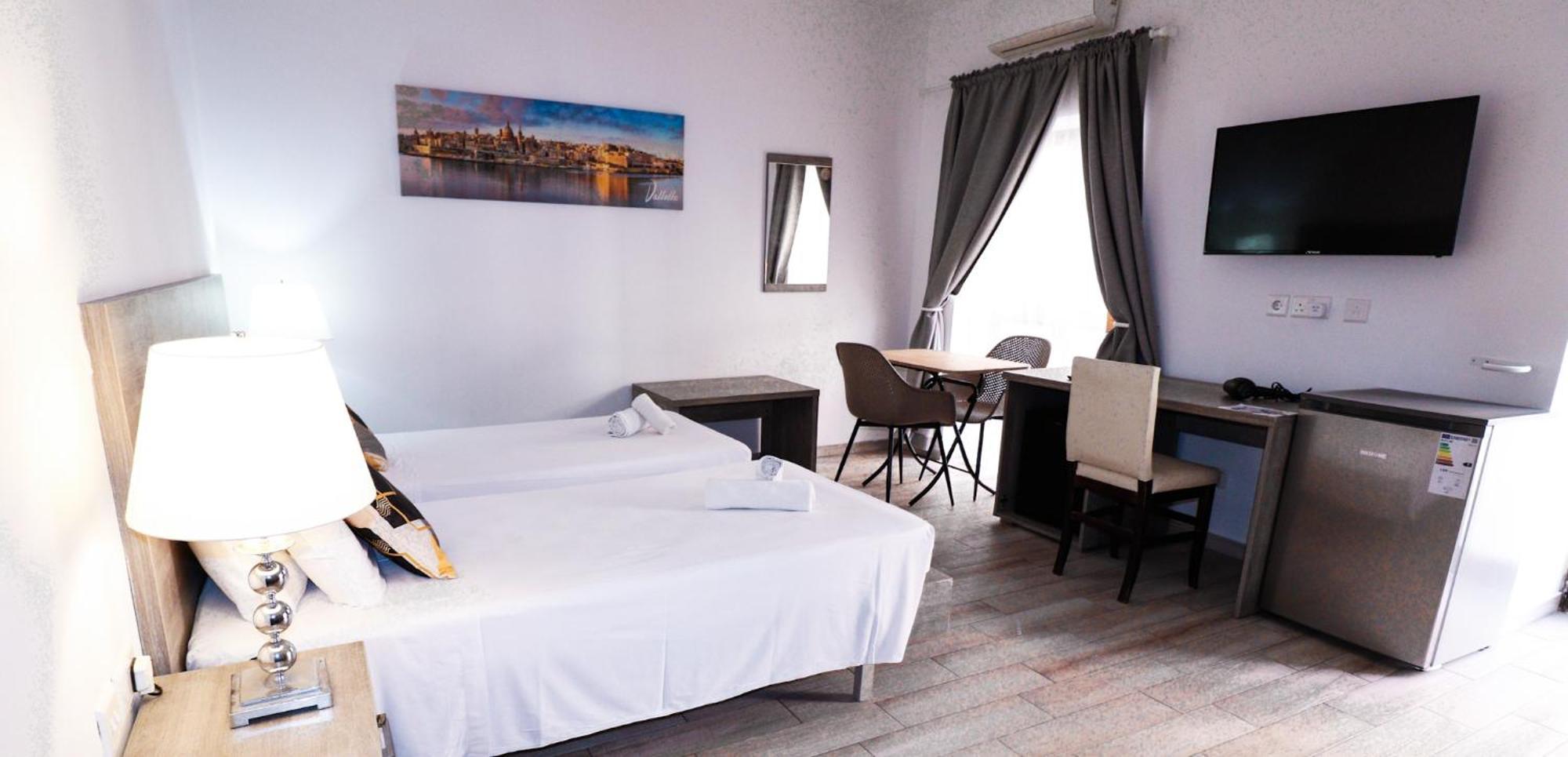 Napoli Suites Studios Aparthotel San Ġiljan Exterior foto