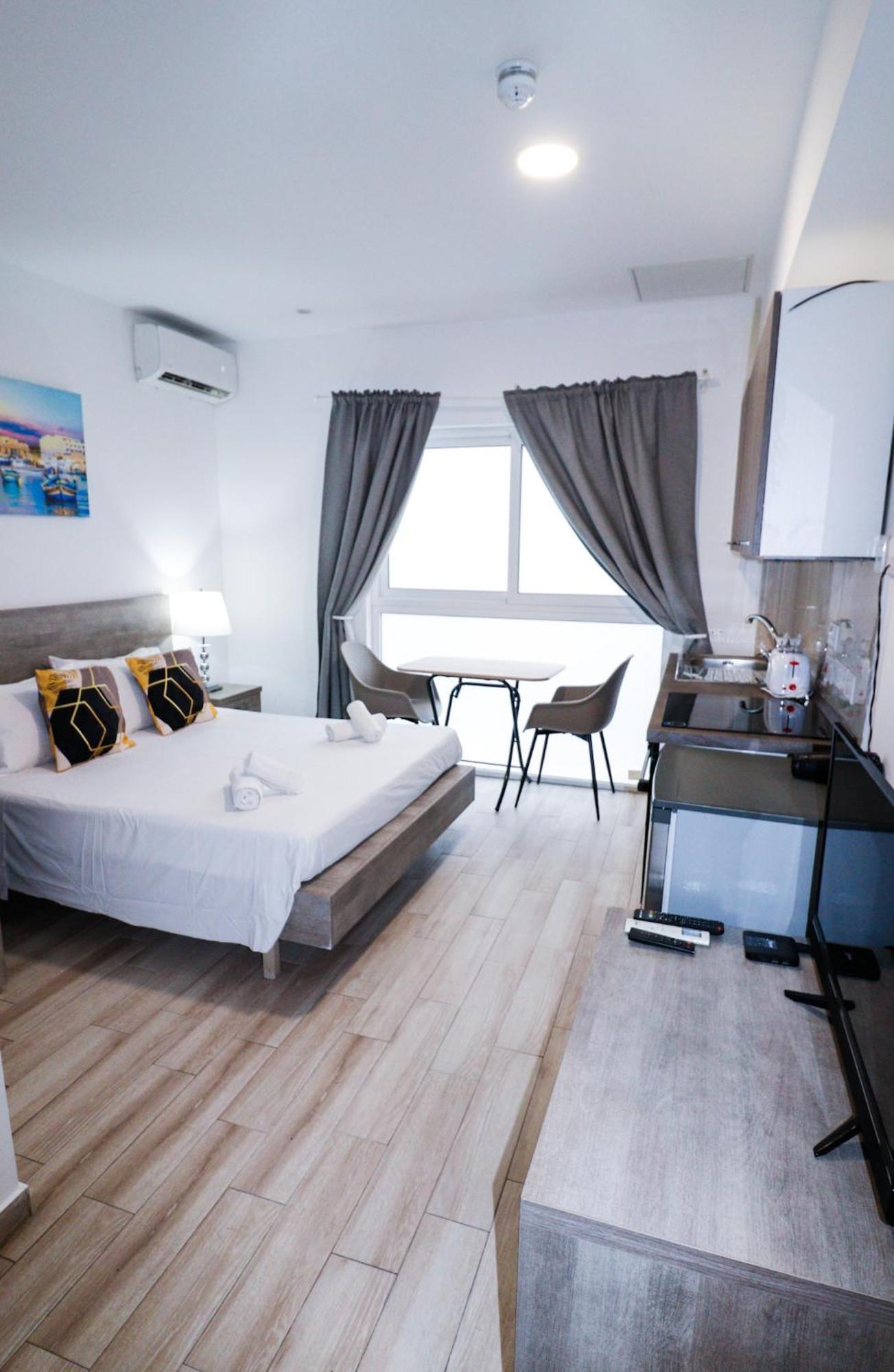 Napoli Suites Studios Aparthotel San Ġiljan Exterior foto