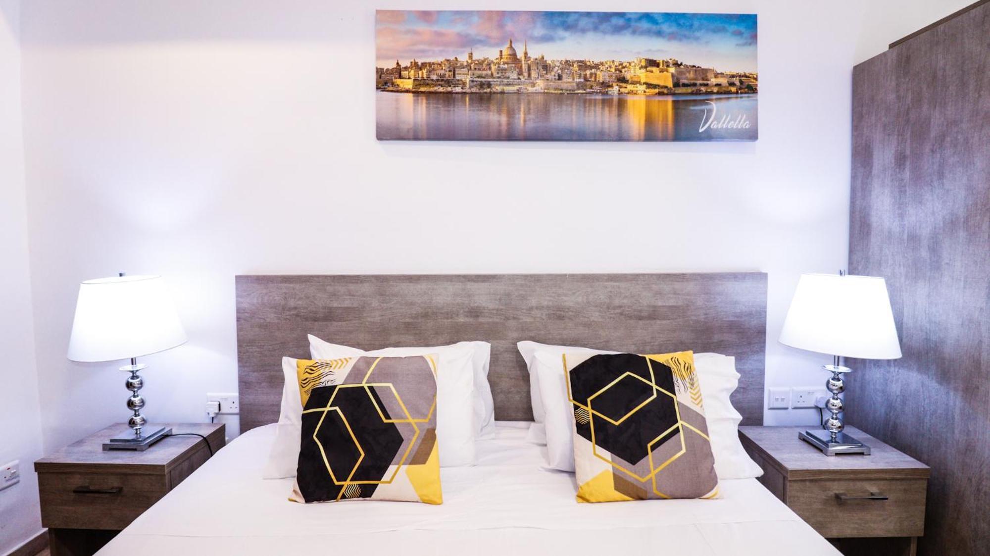 Napoli Suites Studios Aparthotel San Ġiljan Exterior foto