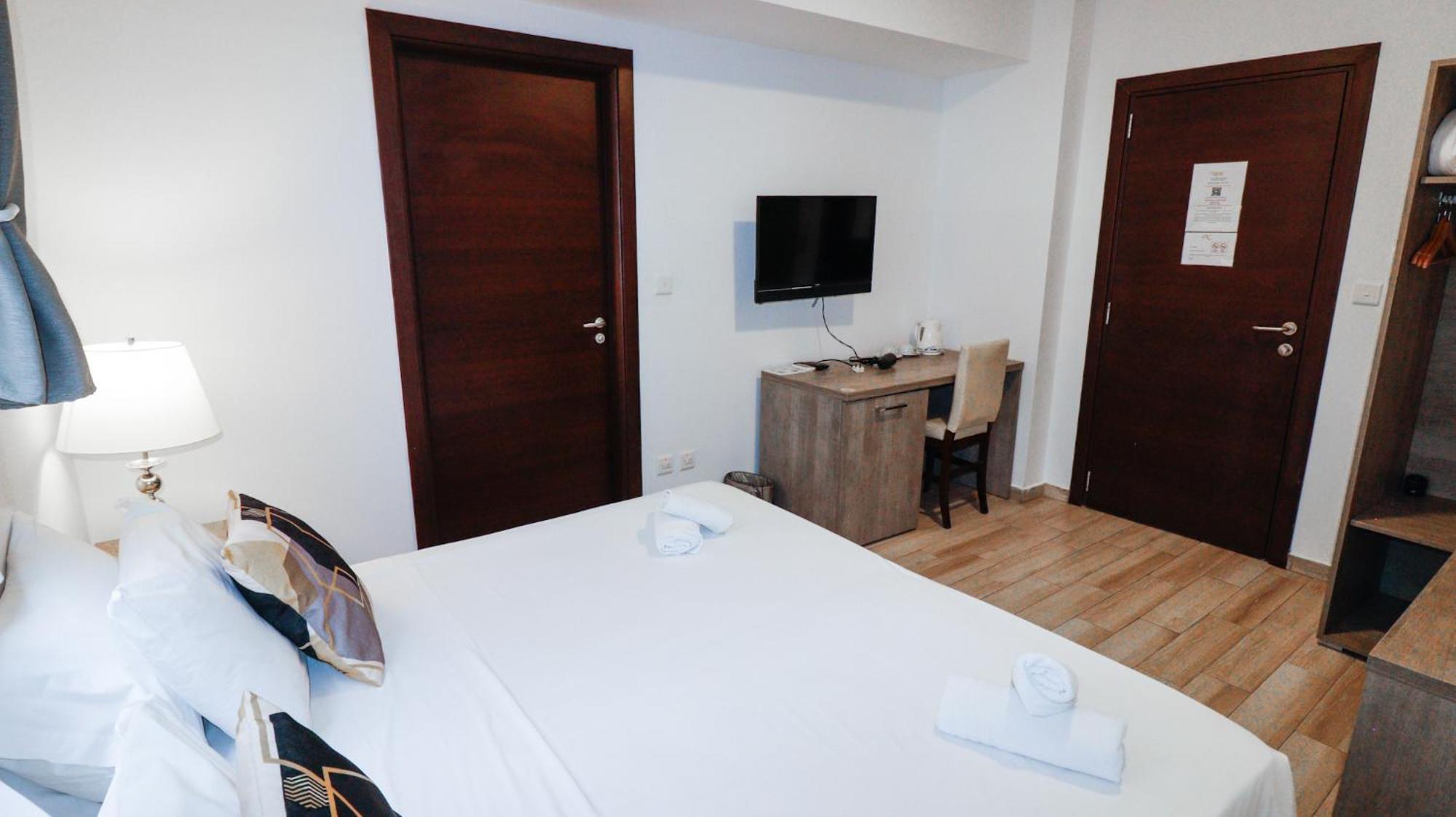 Napoli Suites Studios Aparthotel San Ġiljan Exterior foto