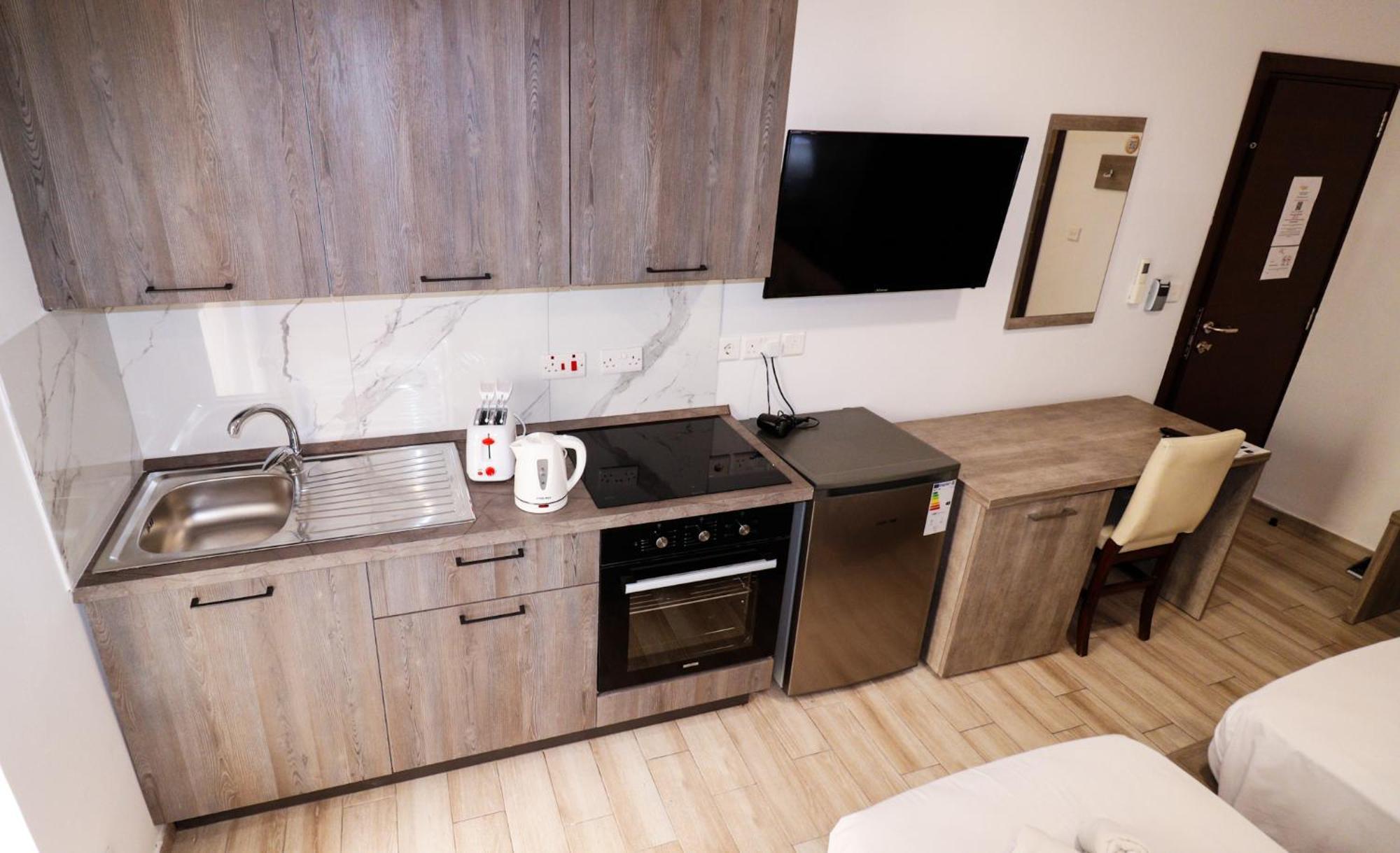 Napoli Suites Studios Aparthotel San Ġiljan Exterior foto